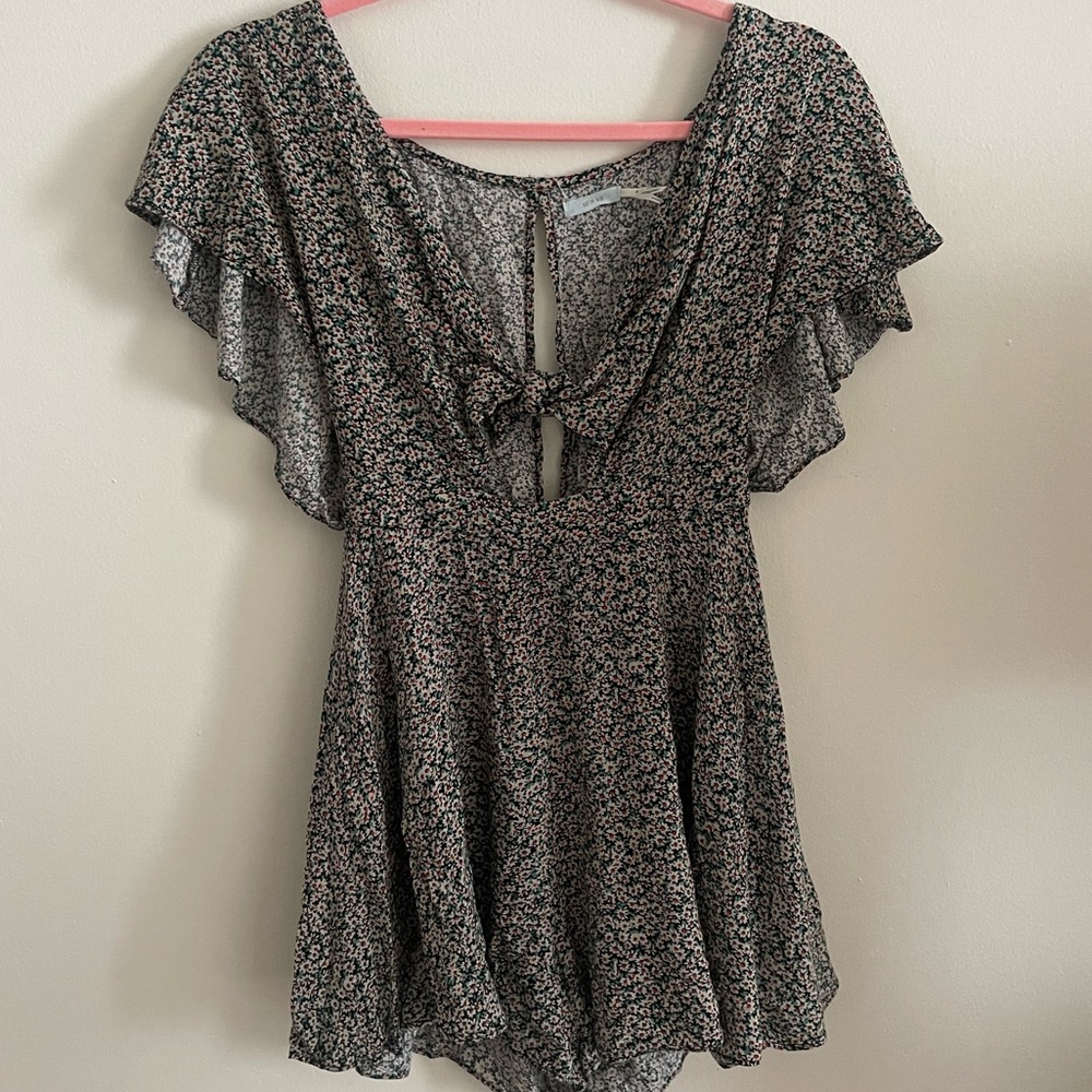 Size S Urban Outfitters floral print romper